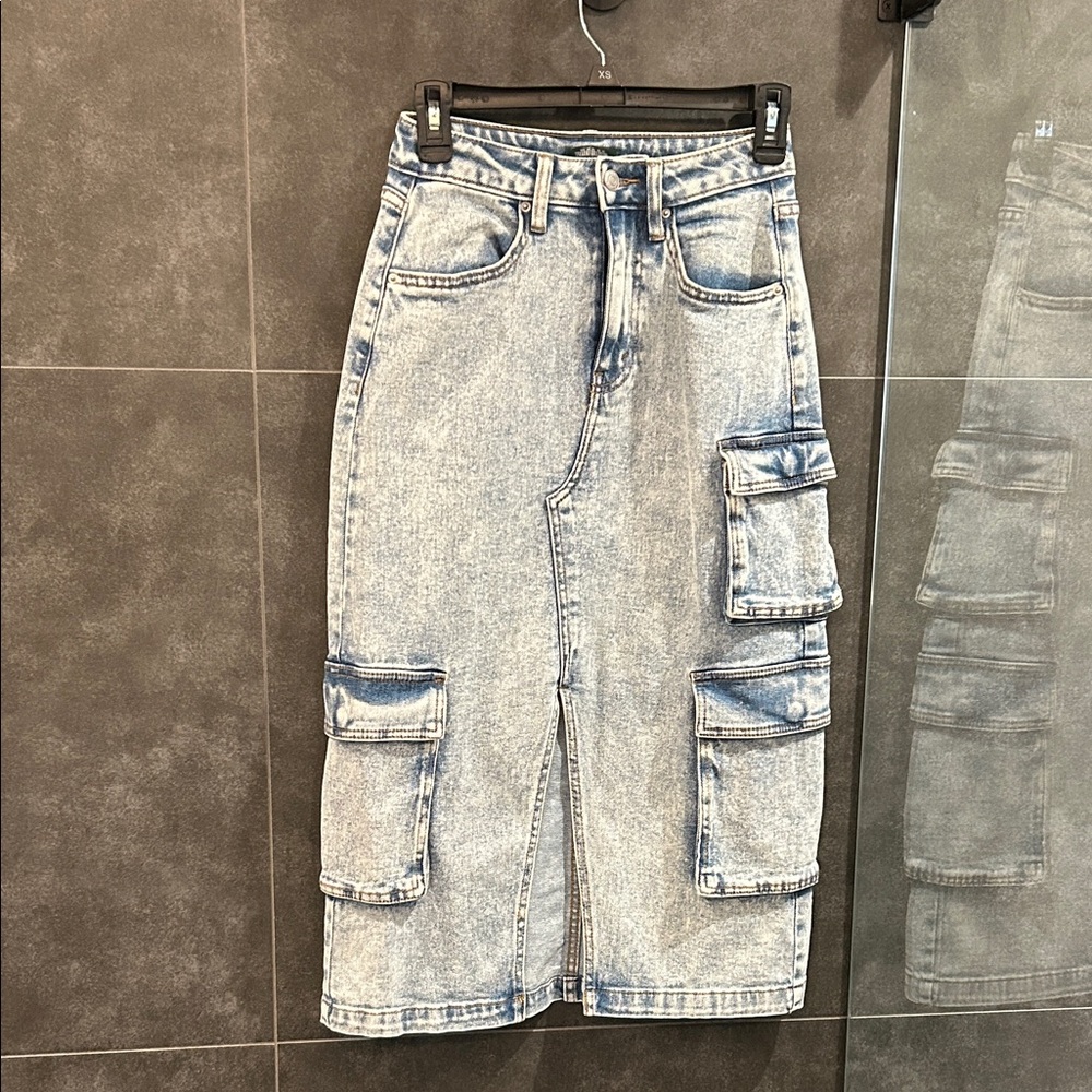 wild fable Light Wash Denim Cargo Midi Skirt